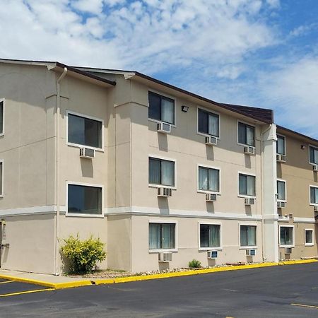 Boarders Inn & Suites By Cobblestone Hotels Waterloo Cedar Falls Ngoại thất bức ảnh