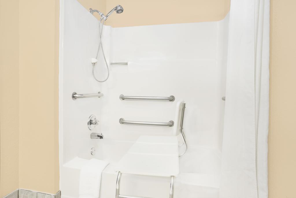 Boarders Inn & Suites By Cobblestone Hotels Waterloo Cedar Falls Ngoại thất bức ảnh